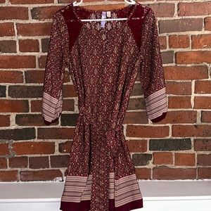 Alya | Geo print dress, burgundy, with tie in front, size XS
